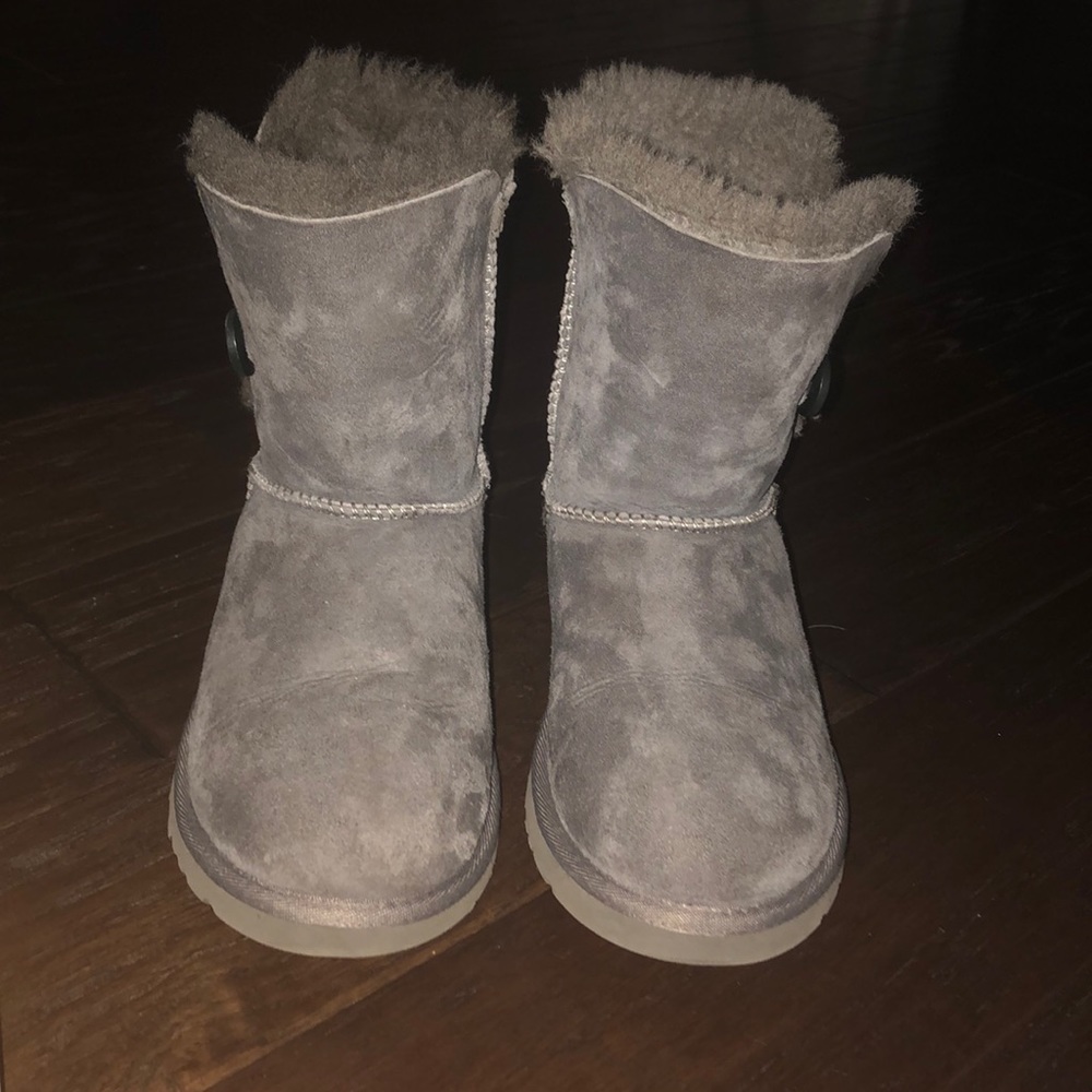 Short Bailey button Ugg boots